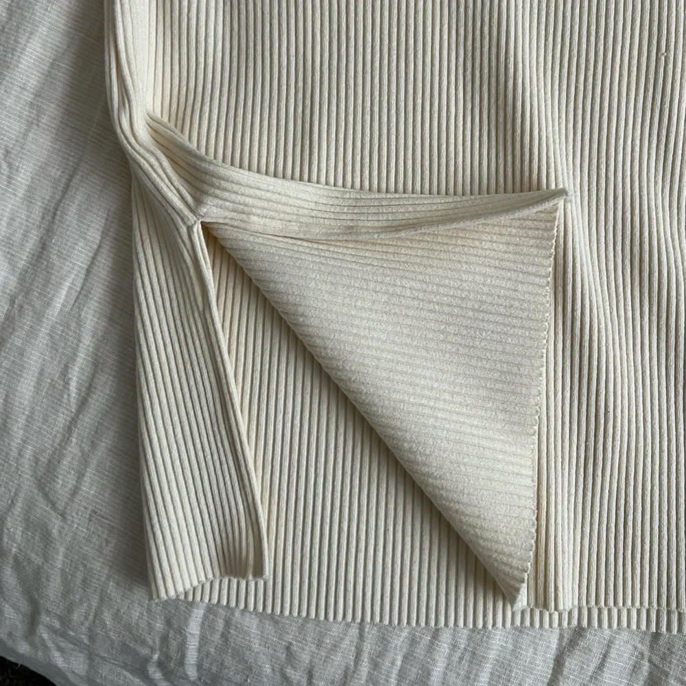 H&M Cream Ribbed Top - Picture 3 of 3